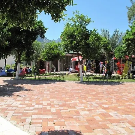 Batont Garden