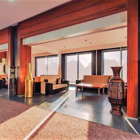 Batont Garden Hotell 3*
